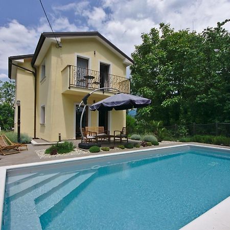 Holiday House With Pool Чавле Экстерьер фото