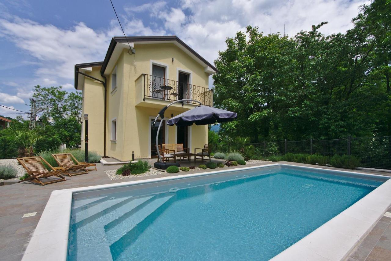 Holiday House With Pool Чавле Экстерьер фото